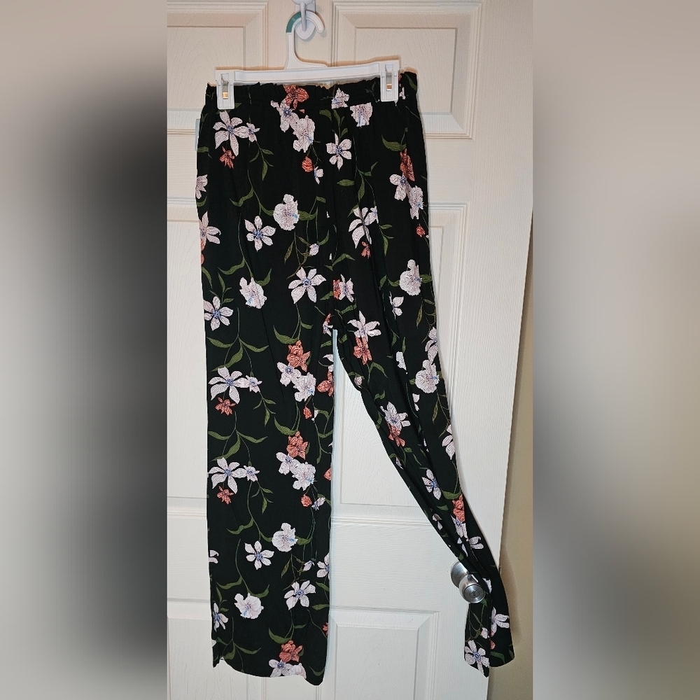 Shade & Shore Black White Floral Ruffle Waist Cover Up Pants - Small (4-6) NWT - Picture 3 of 7
